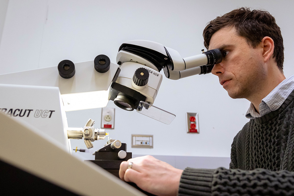 Making untreatable vision problems treatable: WVU receives $11M for visual sciences research center