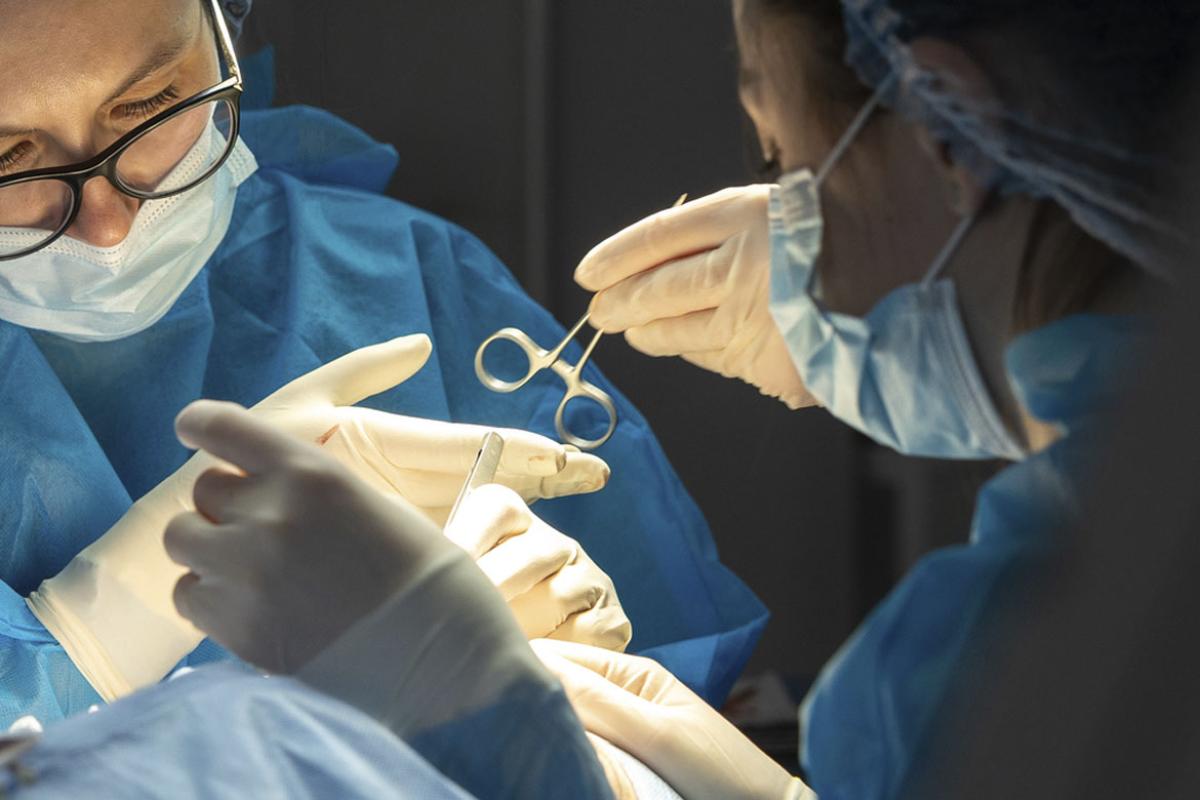 Court voids rule letting optometrists do eyelid surgery